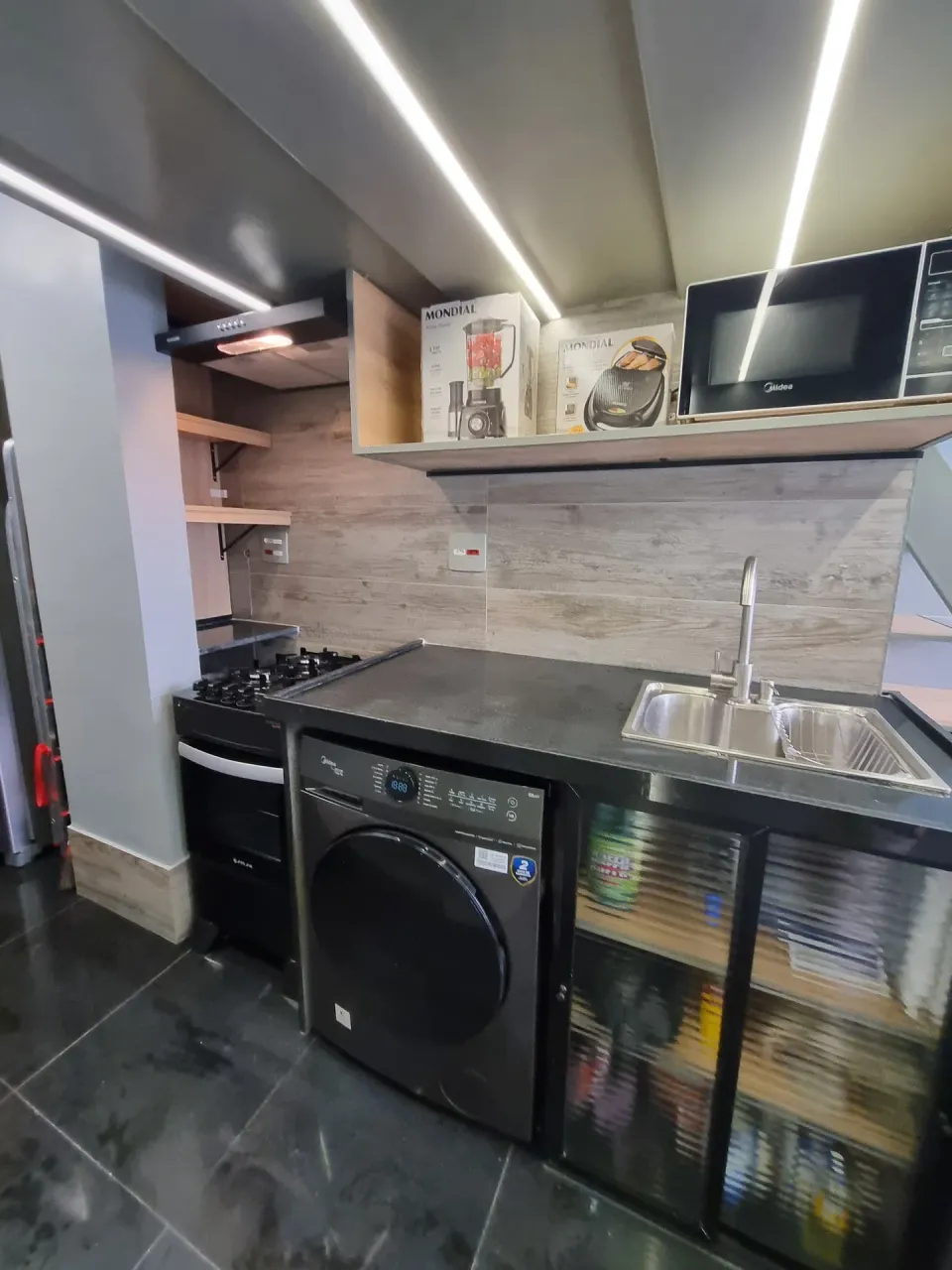 Loft mobiliado com 1 dormitório e cozinha compacta — photo 4