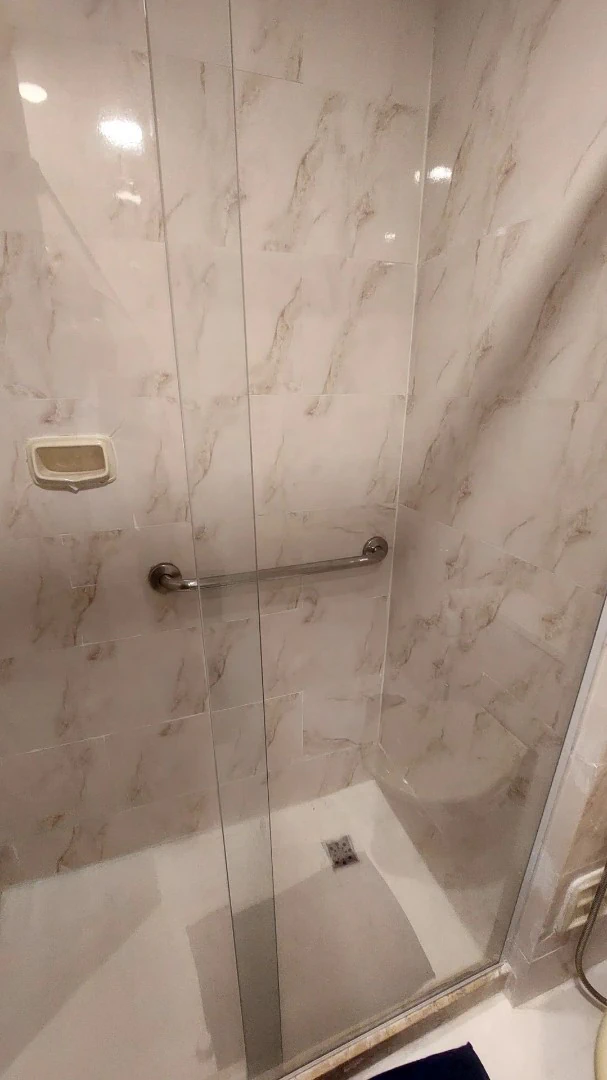 Furnished apartment, 78 m², with a water view — photo 5