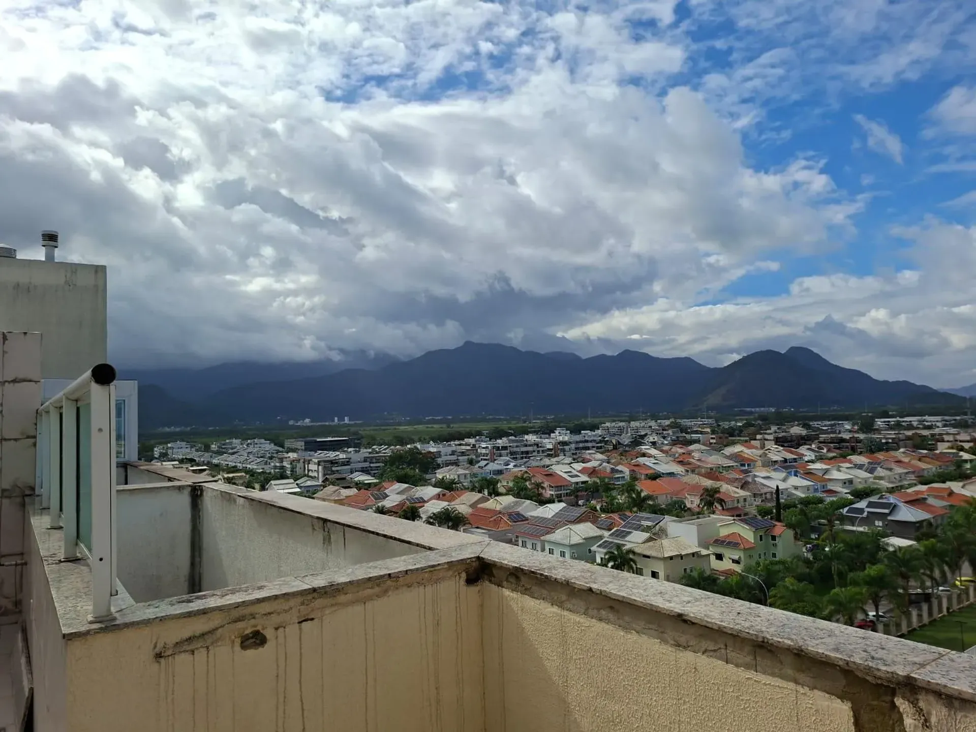Apartamento sem mobília com 3 quartos e varanda — photo 29