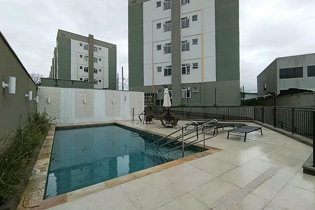 Apartamento de 2 quartos em condomínio com piscina — photo 23