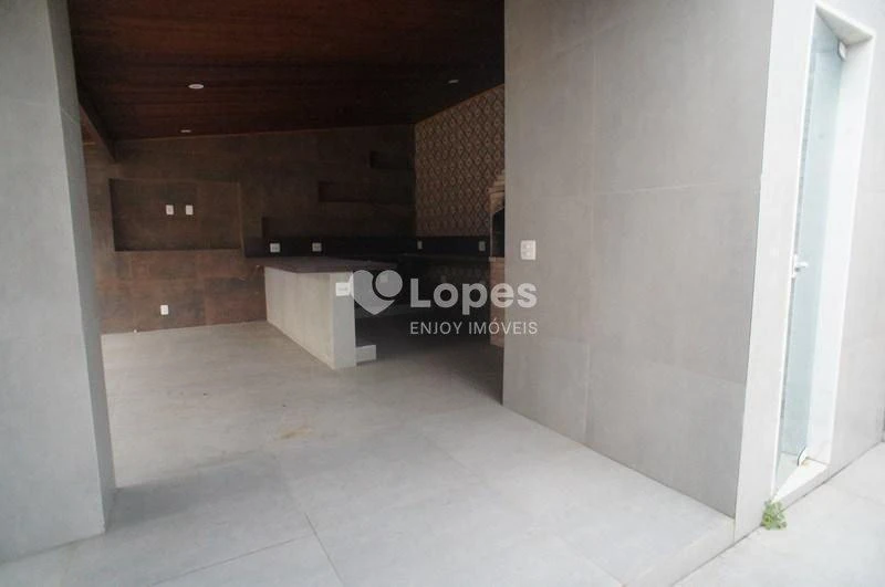 Furnished house, 330 m², with a glass-enclosed balcony — photo 15