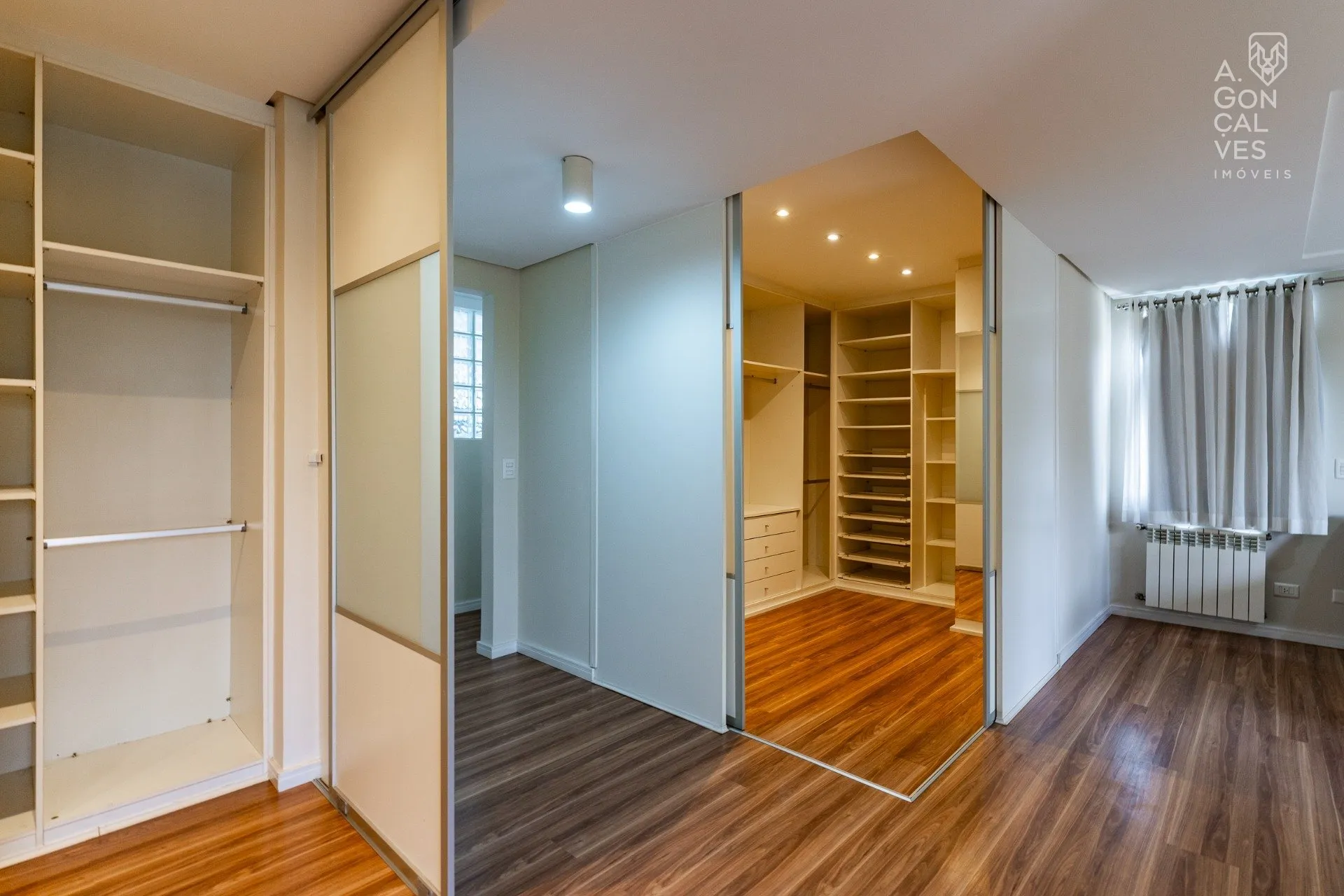 Unfurnished house with 4 bedrooms and 5 bathrooms — photo 13