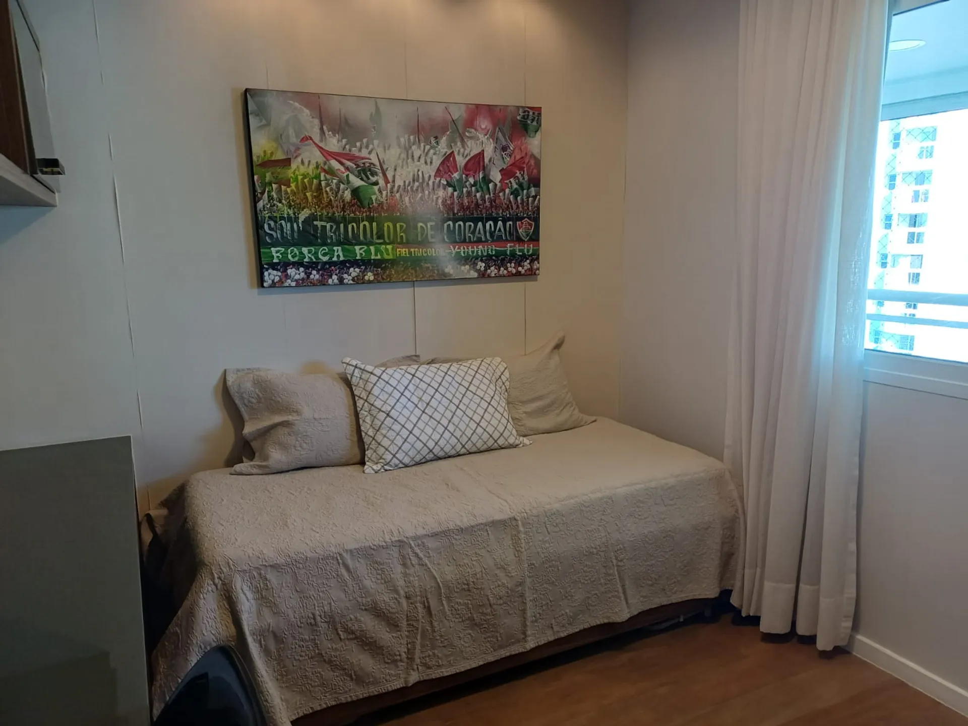 Furnished 3-bedroom apartment with open-plan kitchen — photo 33