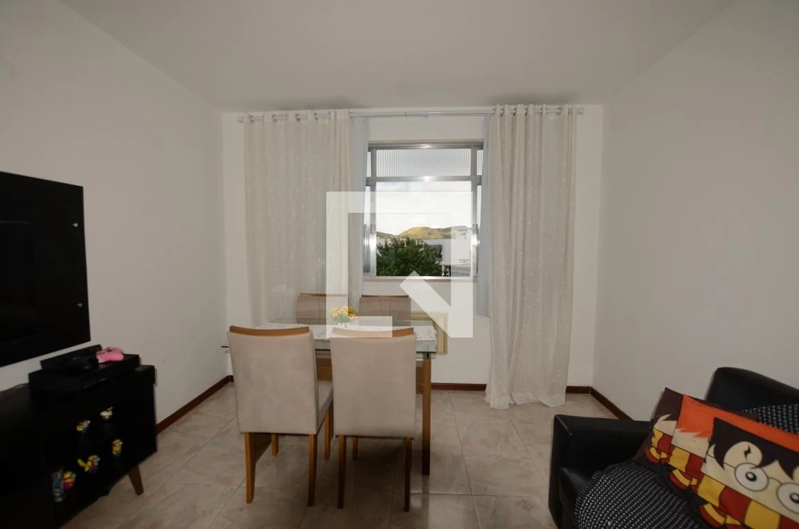 80 m² apartment with a walk-in closet and a home office — photo 23