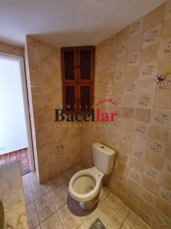 2-bedroom apartment in a building with a pool — photo 14