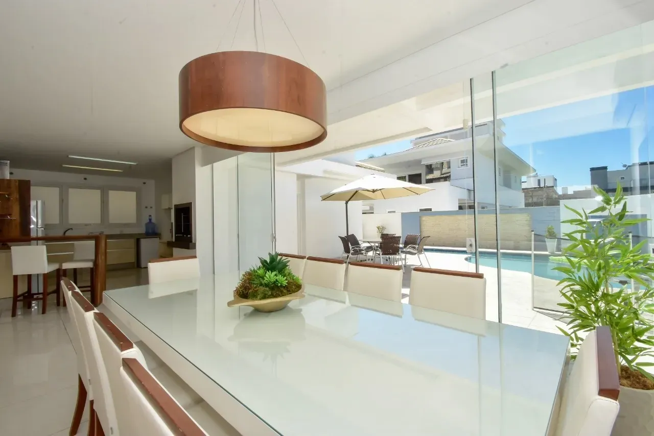 Casa mobiliada com 4 suítes e piscina aberta — photo 100