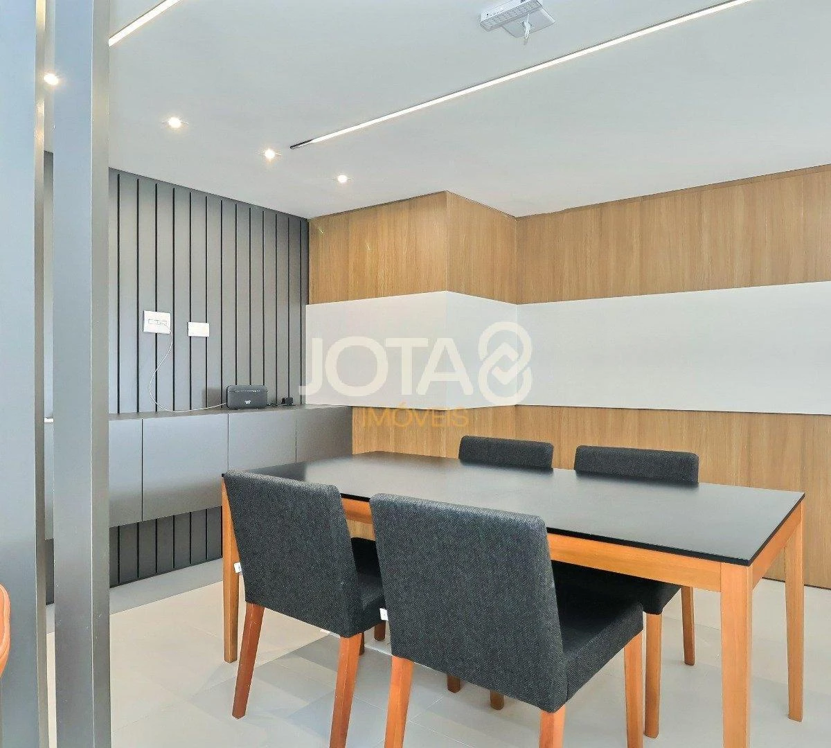 Furnished apartment with 1 parking spot and open-plan kitchen — photo 35