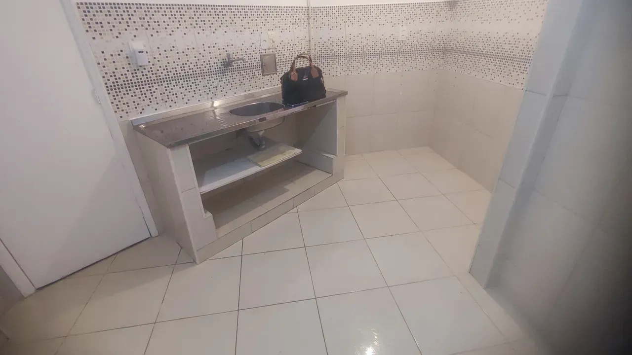 Apartamento de 1 quarto com piso de madeira e 1 vaga — photo 12