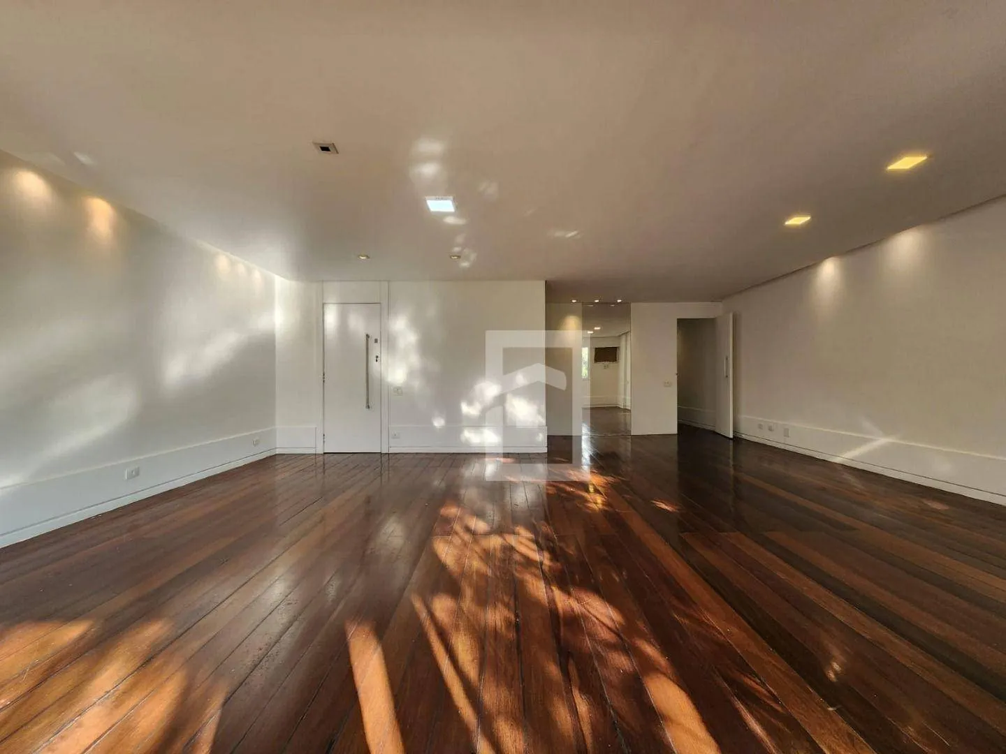 Duplex penthouse with 5 bedrooms and 5 bathrooms — photo 3