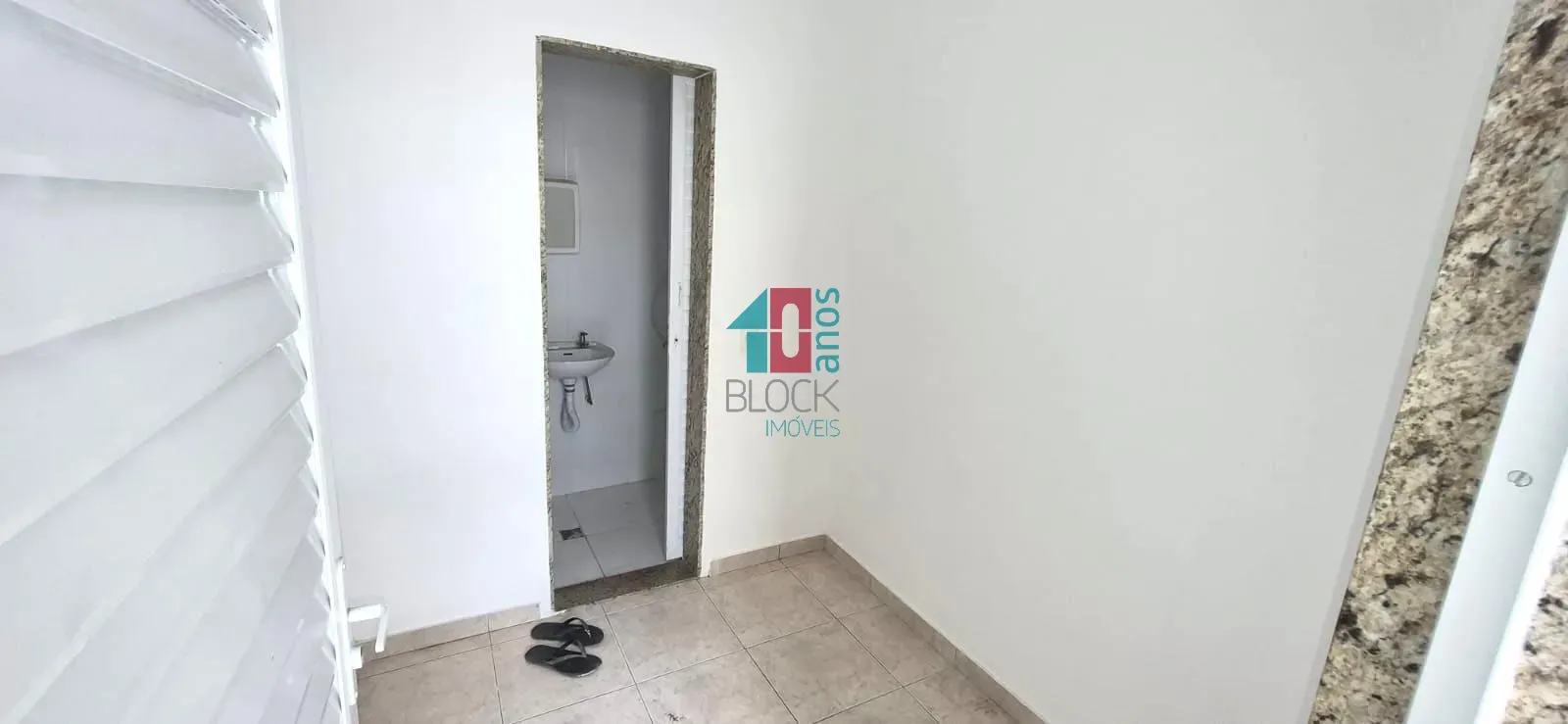 Apartamento com 4 quartos e cozinha separada — photo 28