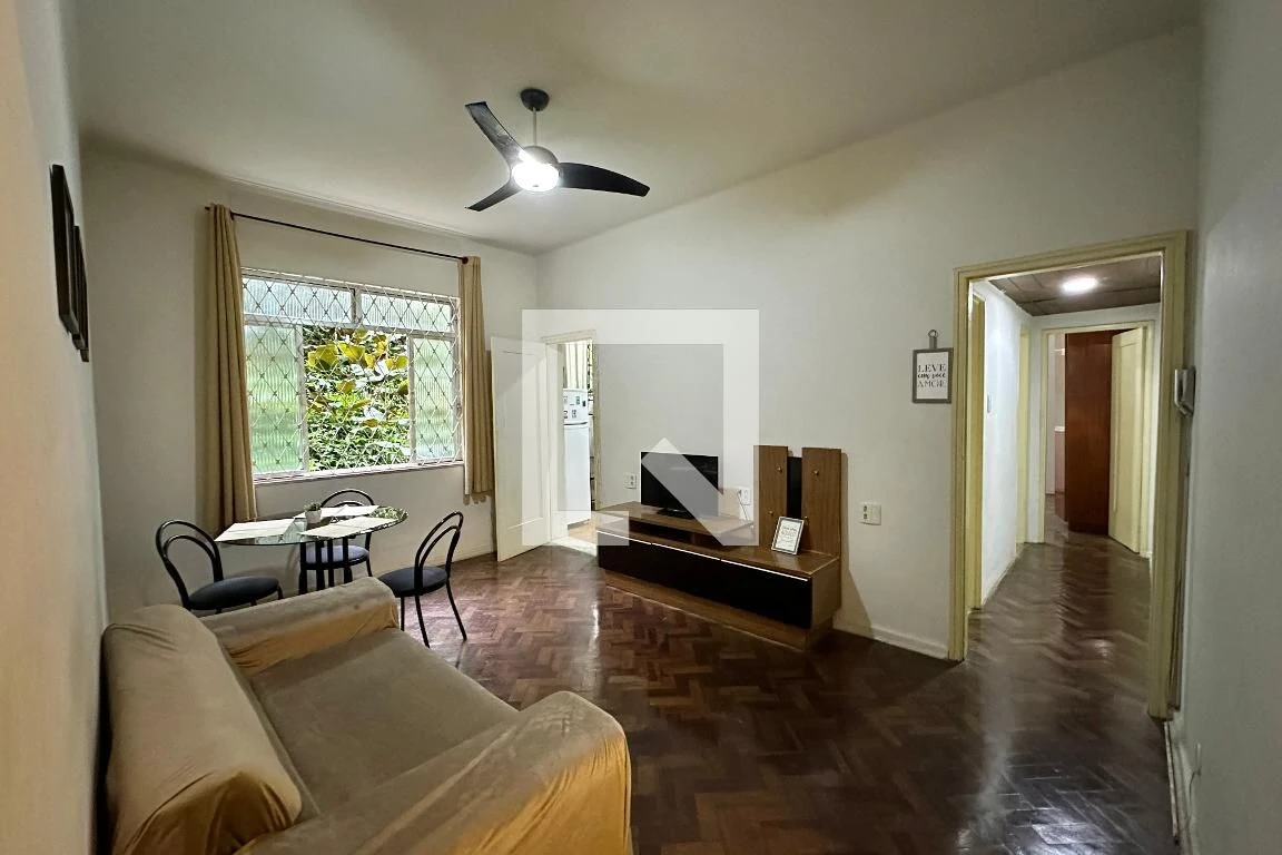 Furnished 1-bedroom apartment with a gas stove