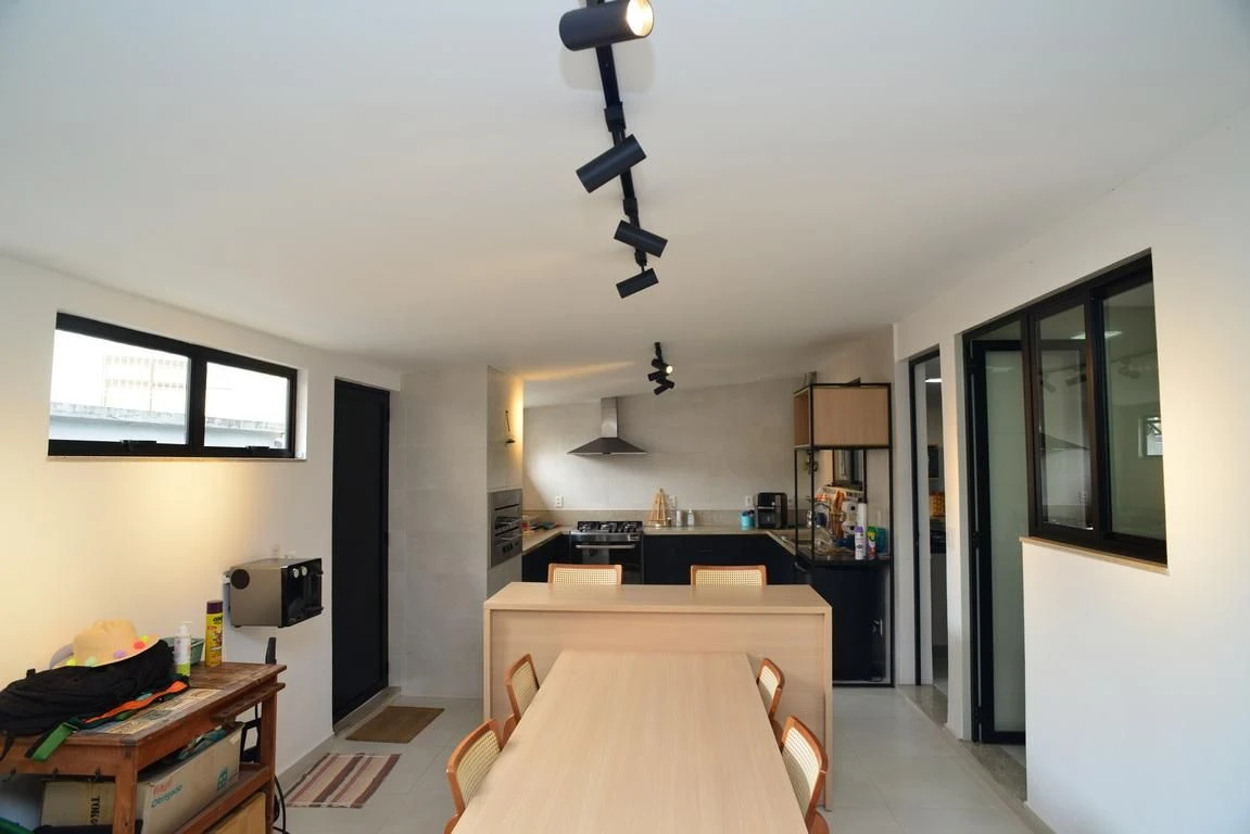 260 m² house with floor-to-ceiling windows and a jacuzzi — photo 52