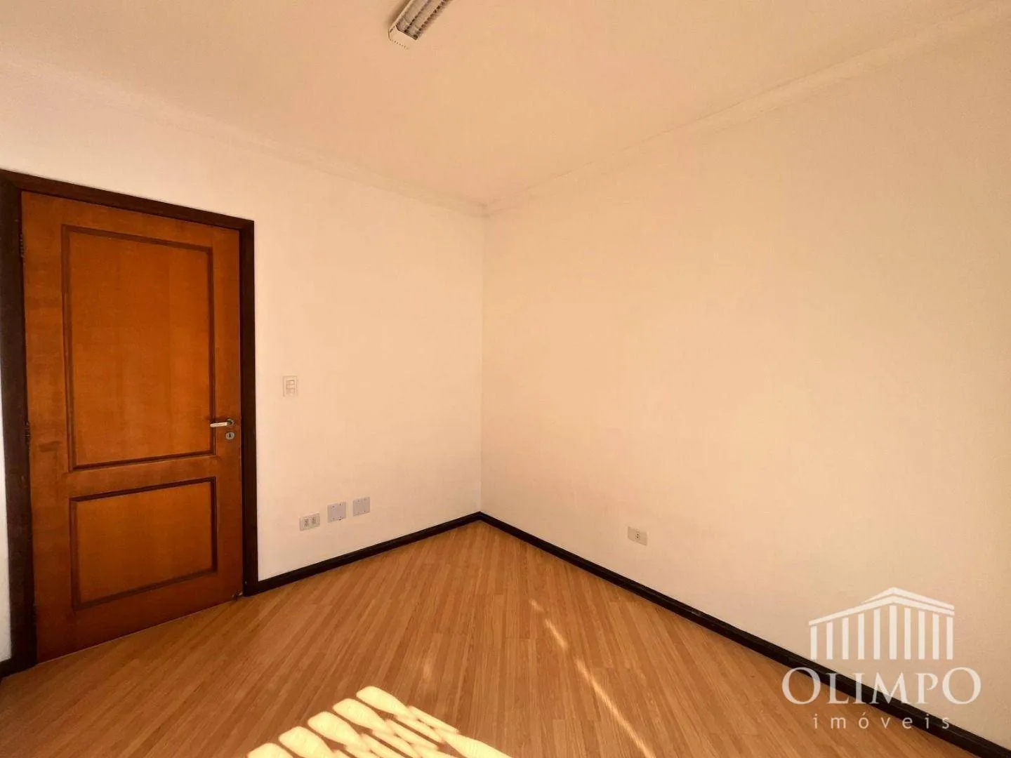 Unfurnished house with 4 bedrooms and a gas kitchen — photo 26
