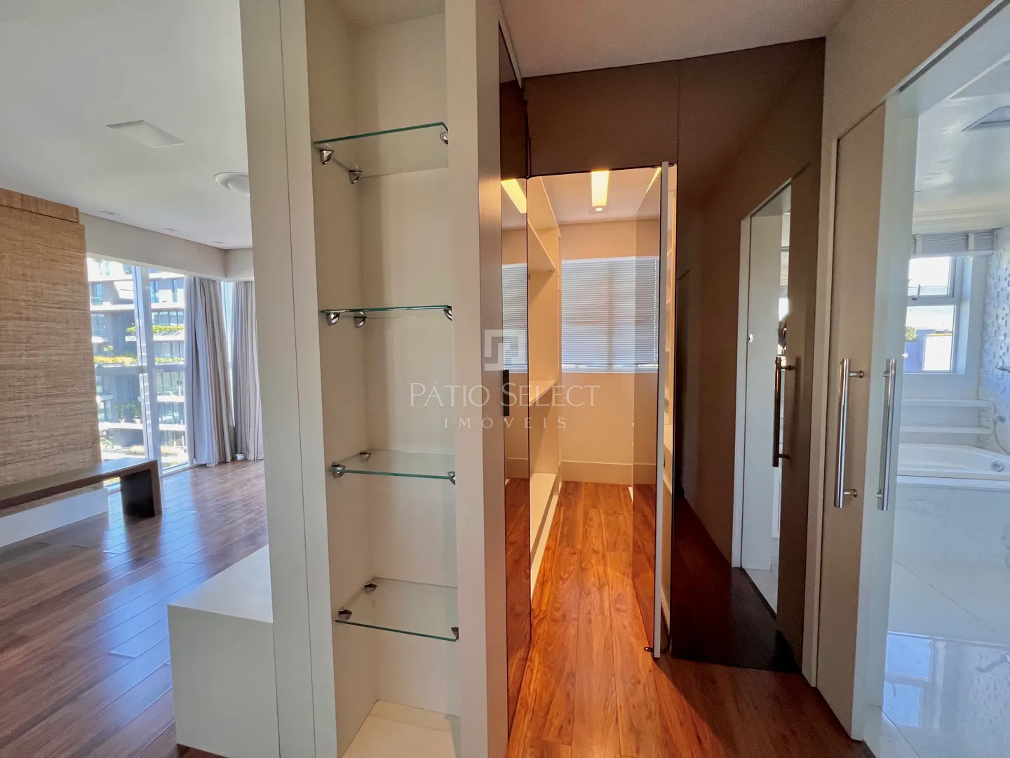 Гардеробная и 3 спальни: квартира 180 м² — photo 12