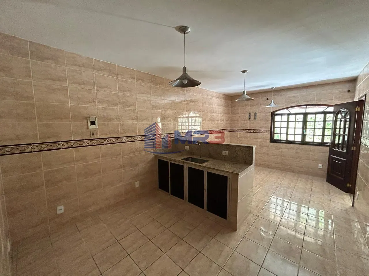 House, 280 m², with a bathtub — photo 9