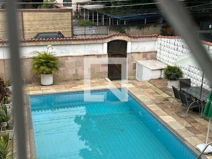 270 m² house with a glass-enclosed balcony and a dryer — photo 19