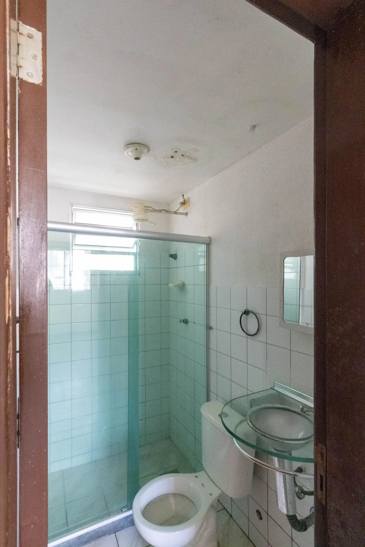 2-bedroom apartment in a building with a gym