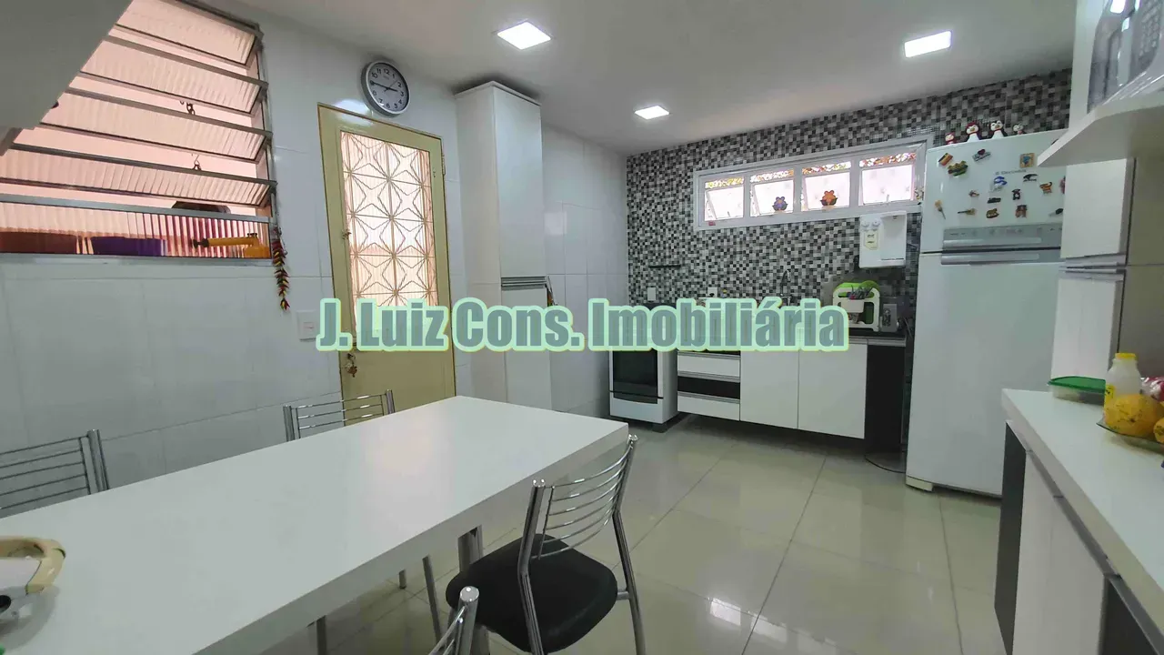 Casa mobiliada com 3 quartos e 3 banheiros, 200 m² — photo 4