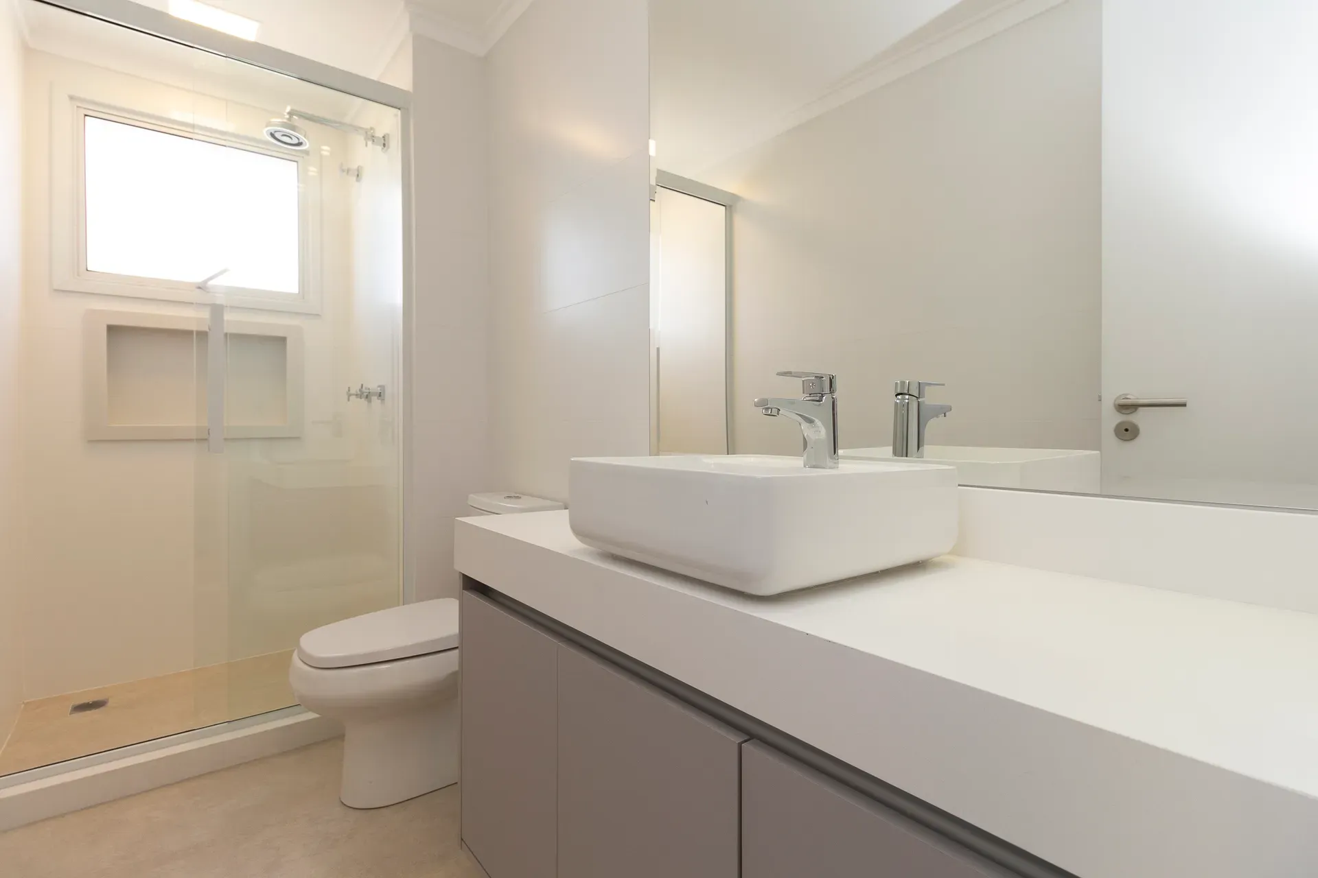 Unfurnished 4-bedroom apartment with 5 bathrooms — photo 34