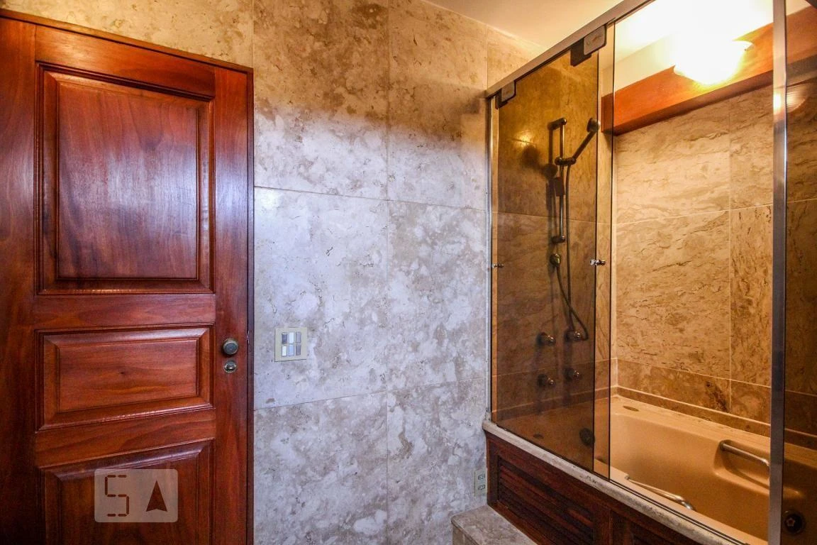 Apartment with 4 bedrooms, 4 baths and 300 m² — photo 26