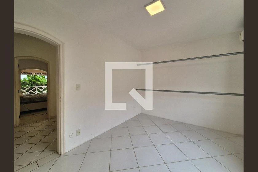 600 m² house with a washing machine and a home office — photo 24