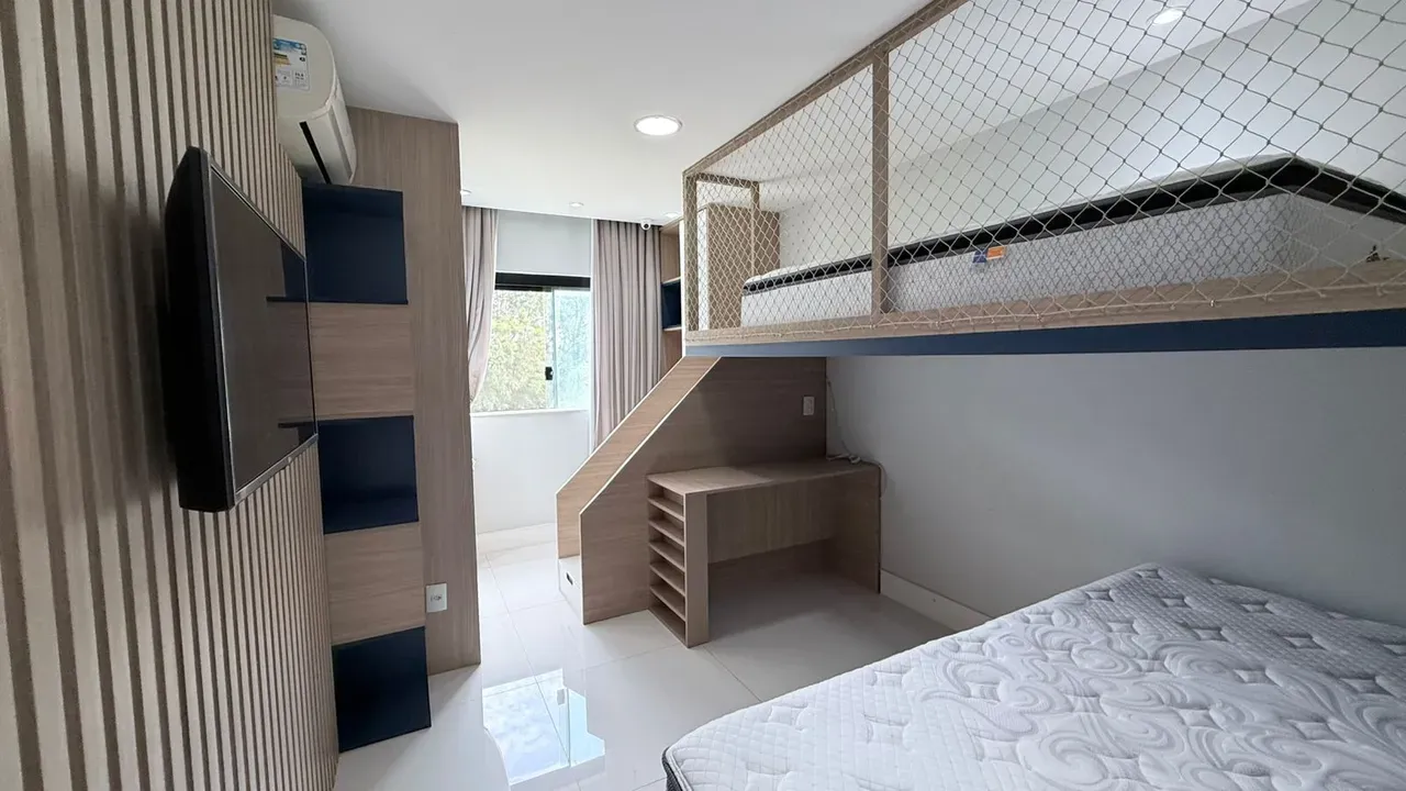 House with 6 bedrooms and an open kitchen with gas stove — photo 15