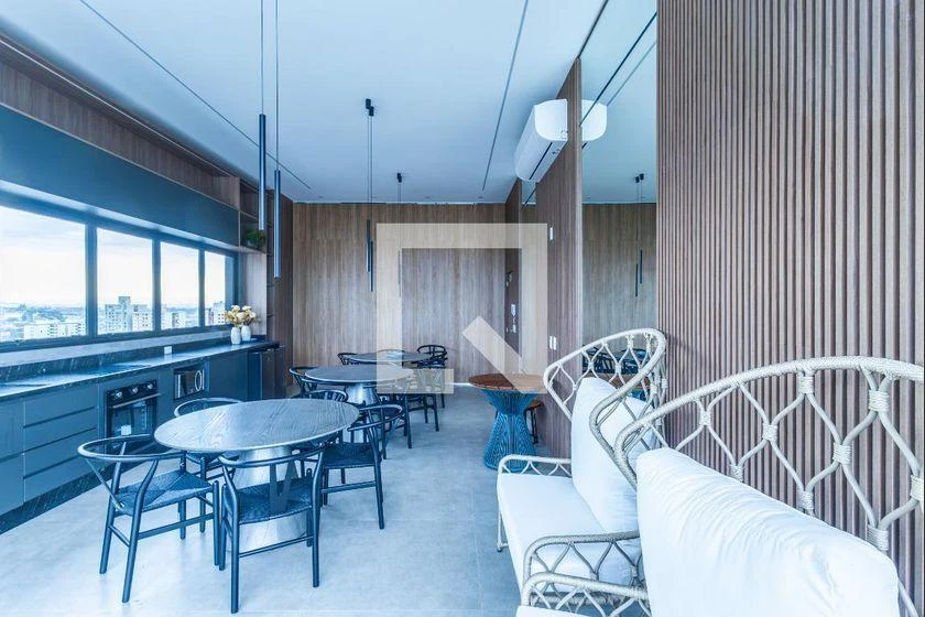 Furnished 1-bedroom apartment with 24 m² and floor-to-ceiling windows — photo 19