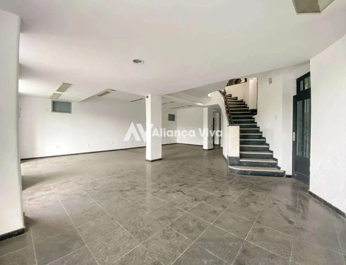 Casa, 824 m², com janelas do piso ao teto — photo 3