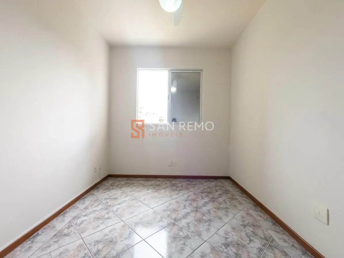 2-bedroom apartment in a building with a gym — photo 9