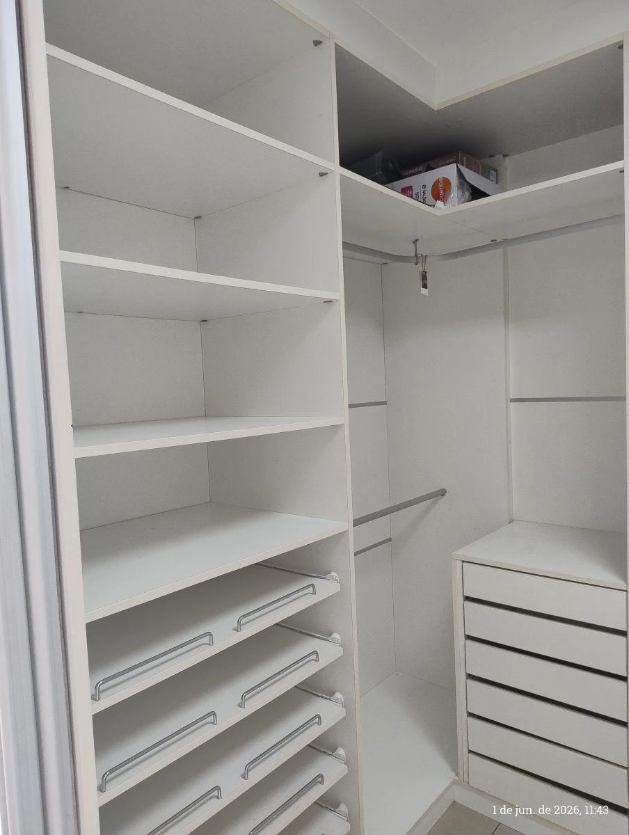 234 m² unfurnished apartment with 4 en-suite bedrooms — photo 35
