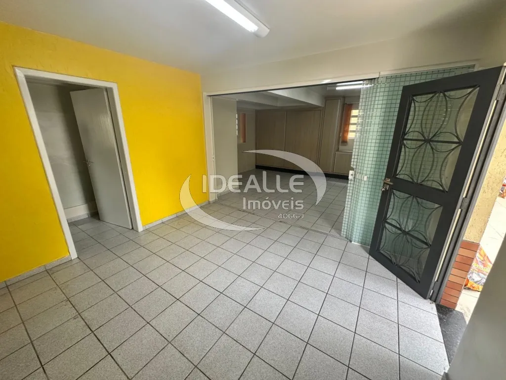 184 m² house with a built-in balcony grill — photo 29