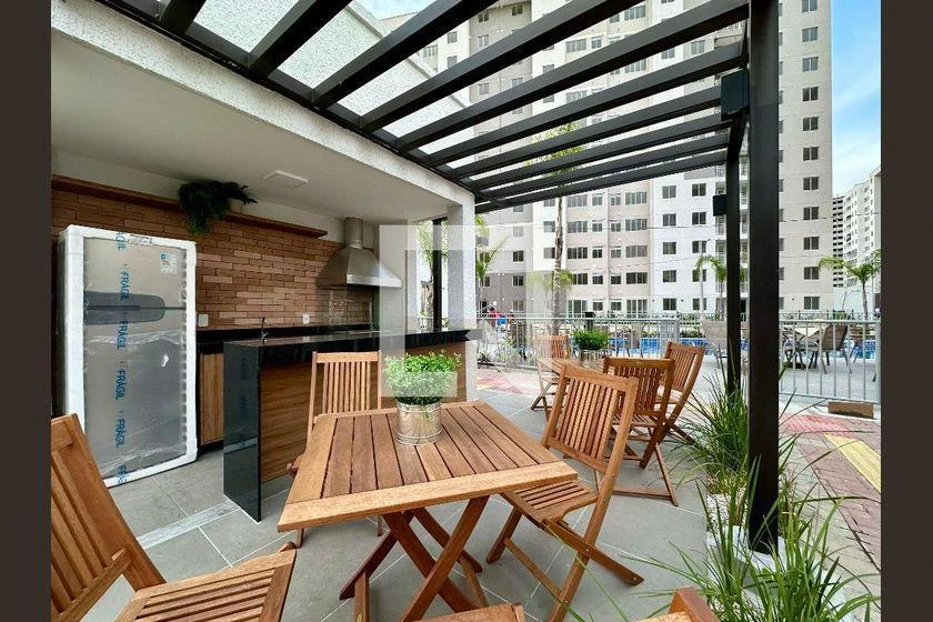 Furnished 2-bedroom apartment with open-plan kitchen — photo 7
