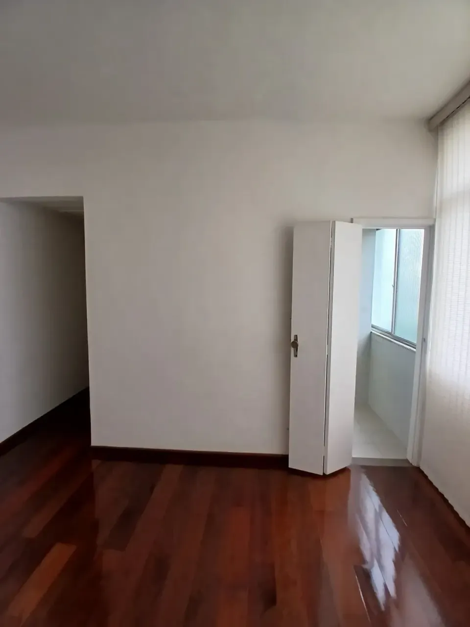 1-bedroom 40 m² apartment with a separate, closed kitchen — photo 13