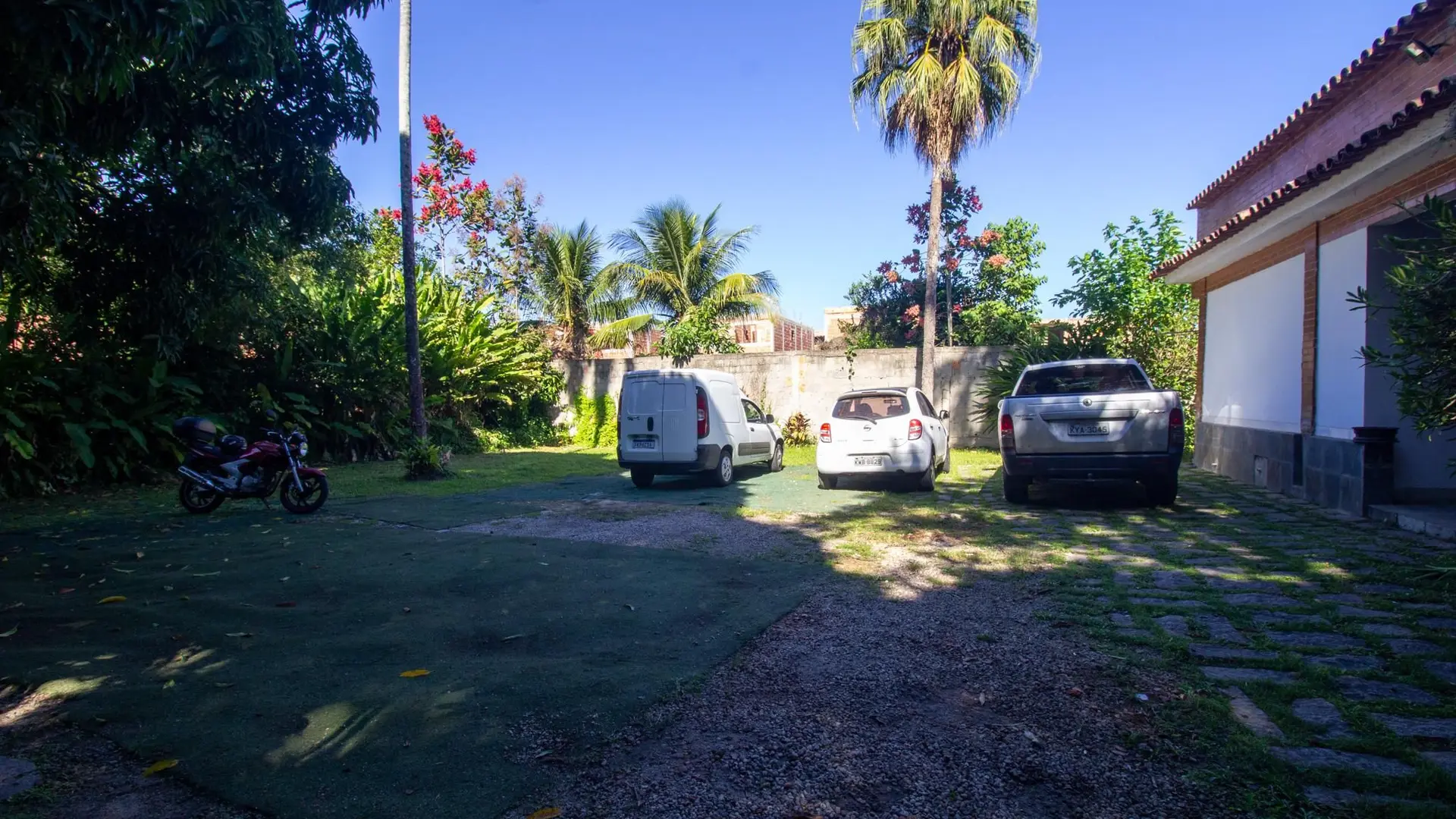 Furnished house with 5 bedrooms and 3 bathrooms — photo 36