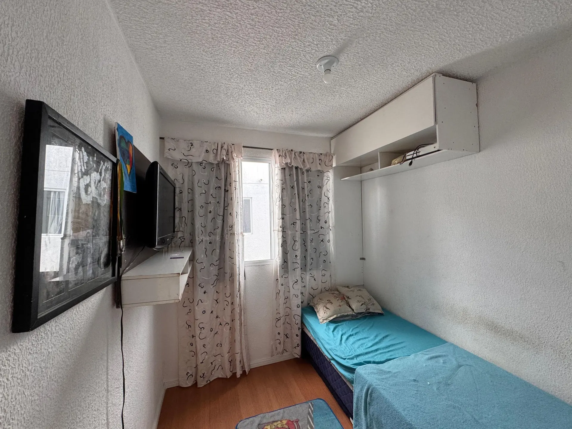 Furnished 2-bedroom apartment with 1 bathroom — photo 28