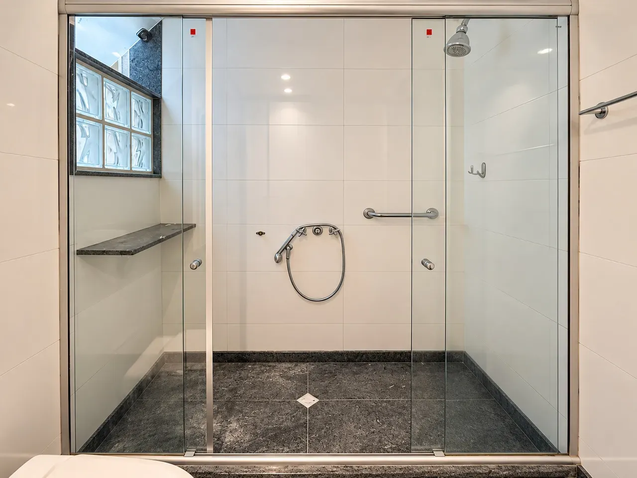 3-bedroom apartment with a dishwasher in Rio de Janeiro — photo 27