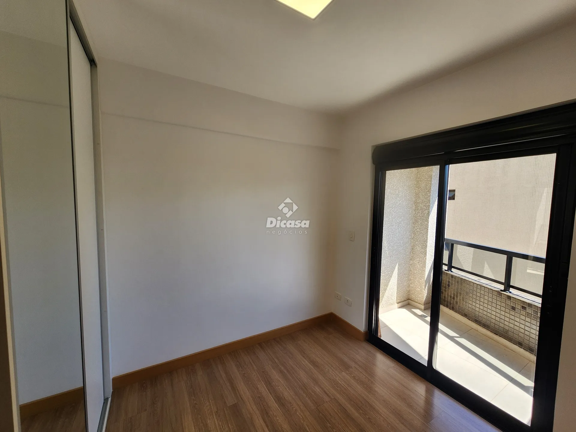 Unfurnished 2-bedroom apartment with 2 bathrooms — photo 32