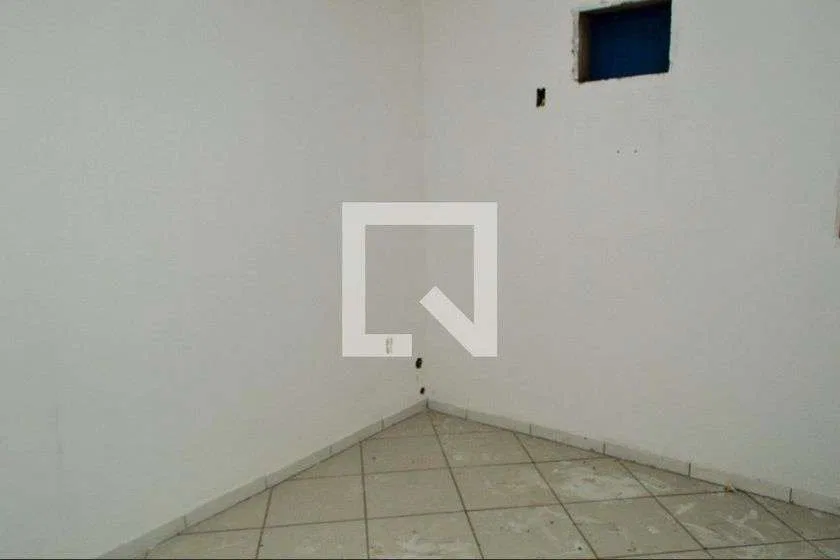 28 m² studio with washing machine and balcony — photo 18