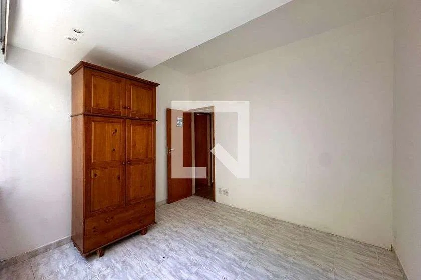 Apartamento de 3 quartos com cozinha separada e 70 m² — photo 24
