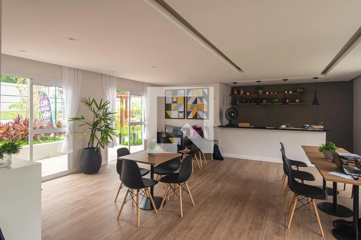2-bedroom apartment in a building with a gym — photo 17