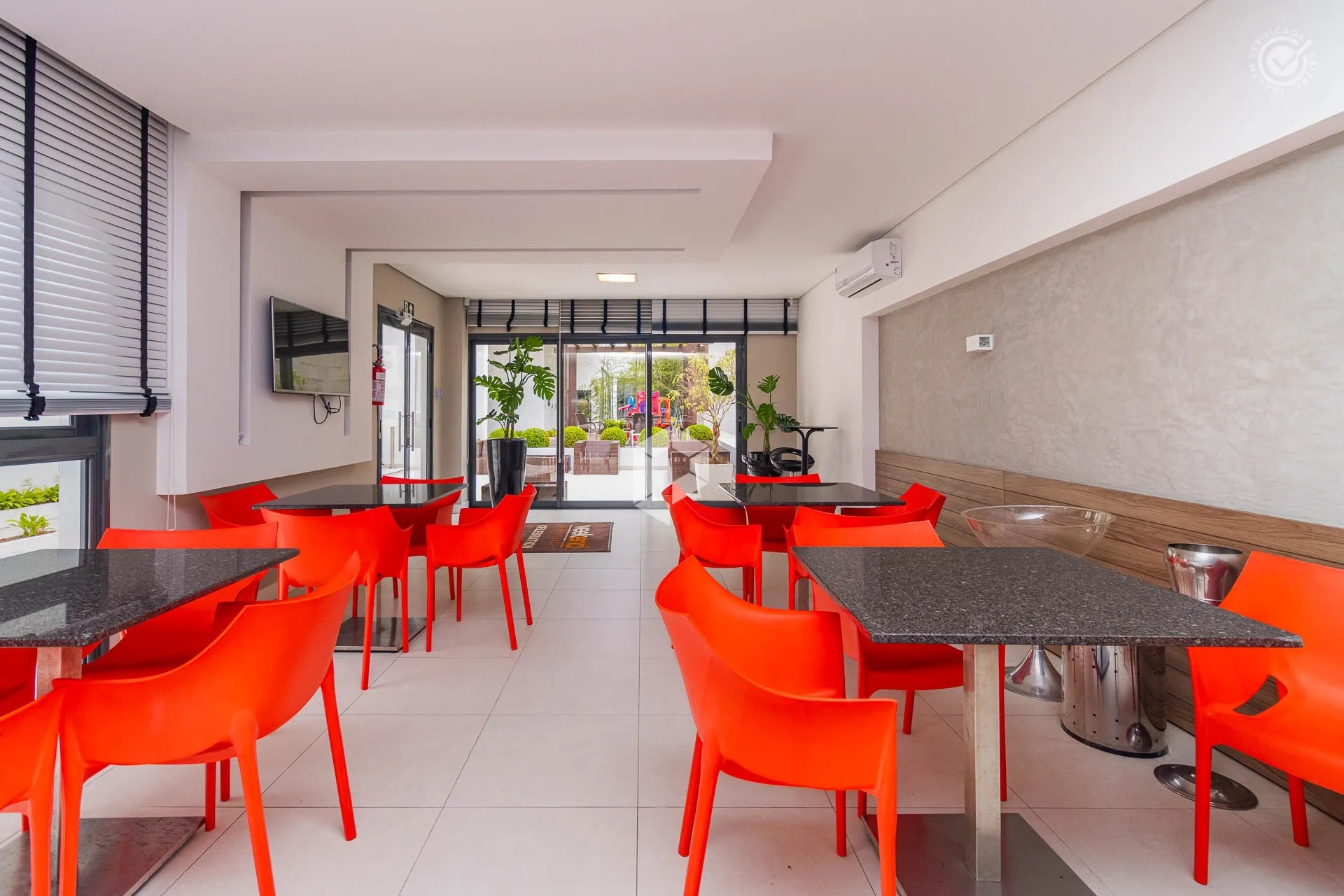 1-bedroom apartment with open-plan kitchen, 39 m² — photo 26