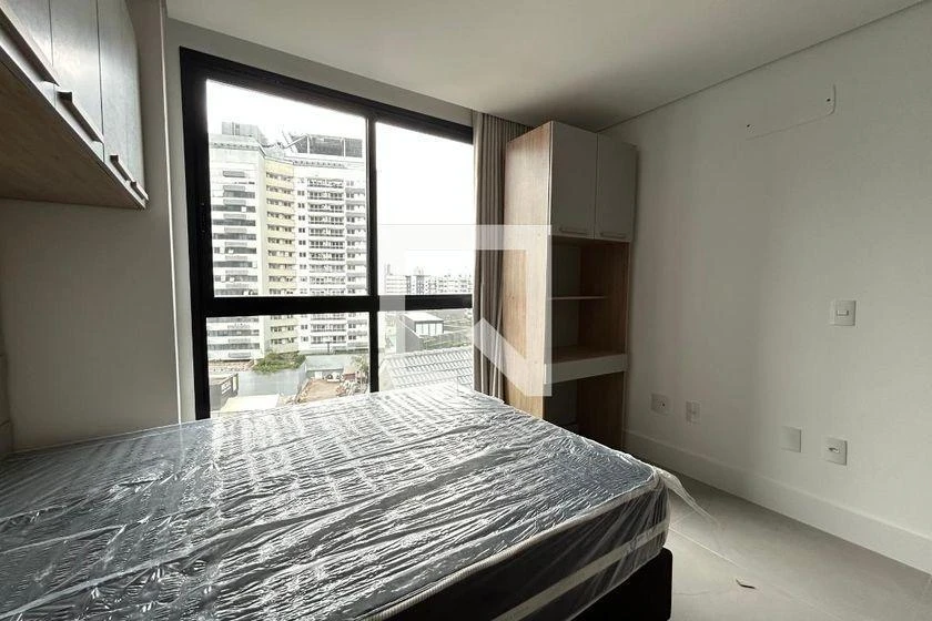 23 m² apartment with 1 bedroom and glass shower — photo 4