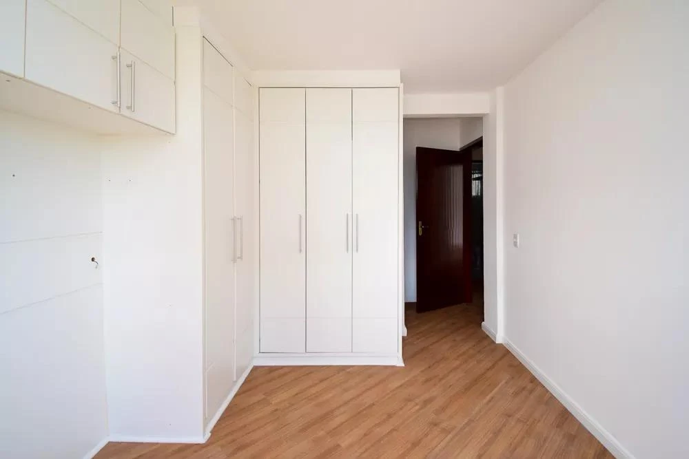 3-bedroom apartment with a bathtub in Curitiba — photo 16