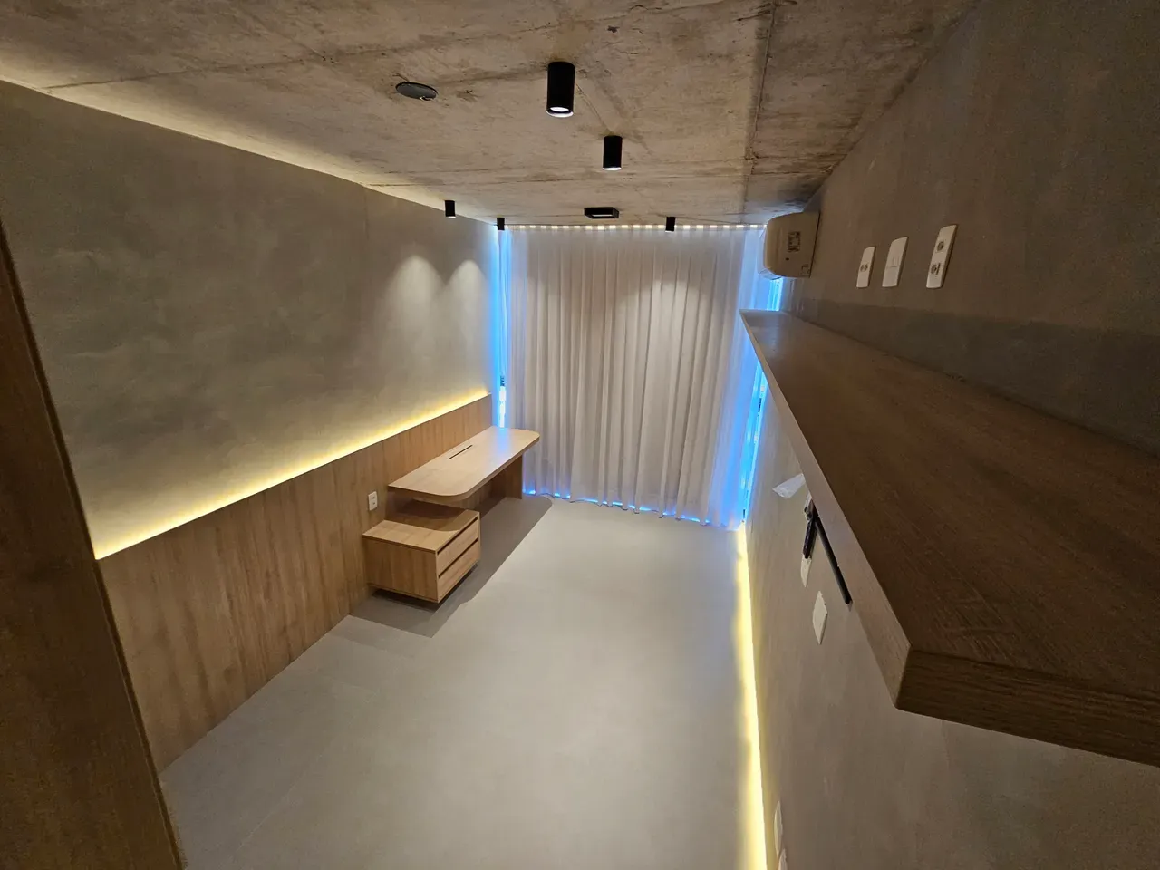 3-bedroom apartment with balcony and open kitchen — photo 28