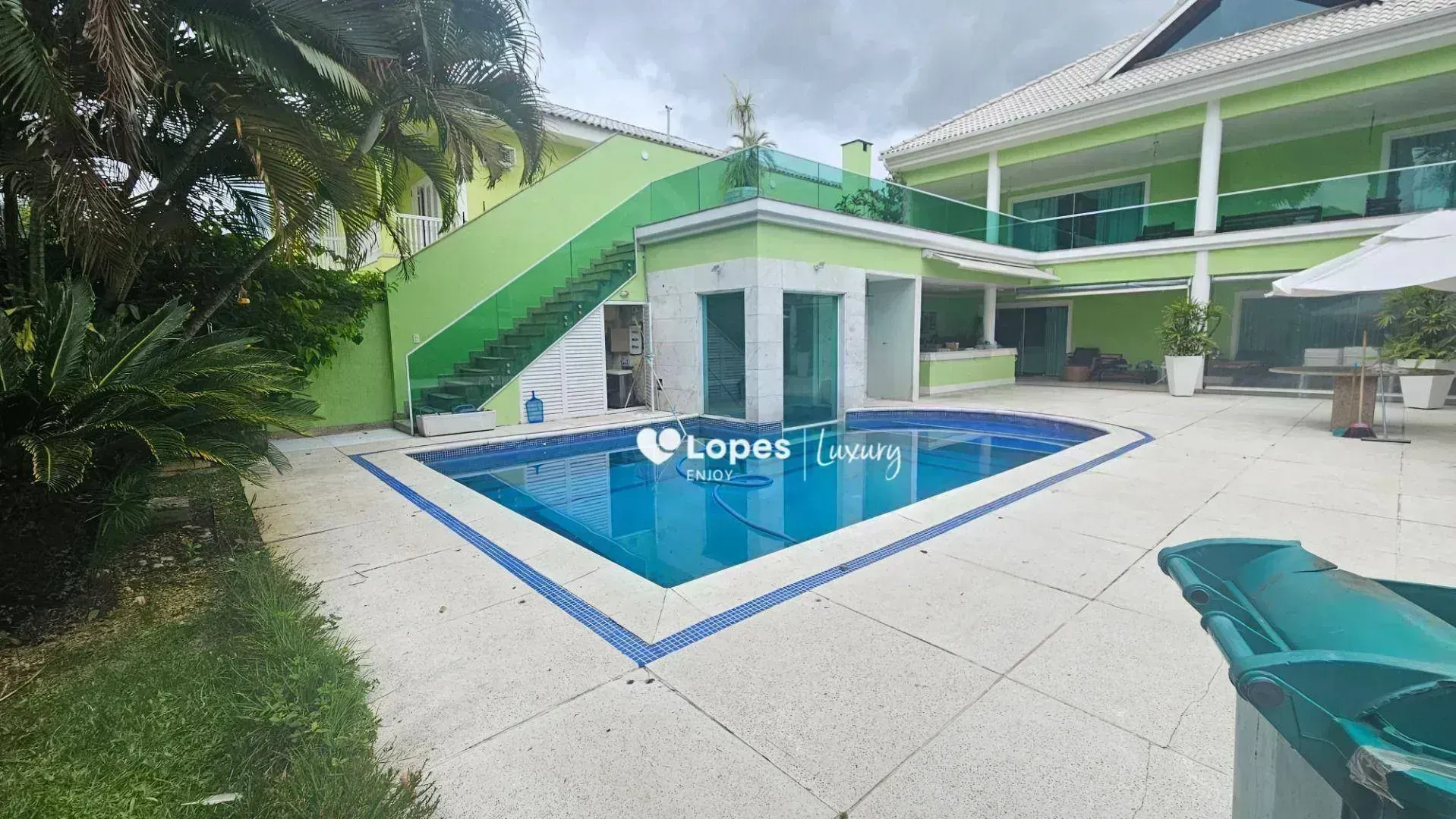 Furnished house with 6 en-suite suites and a private pool — photo 67