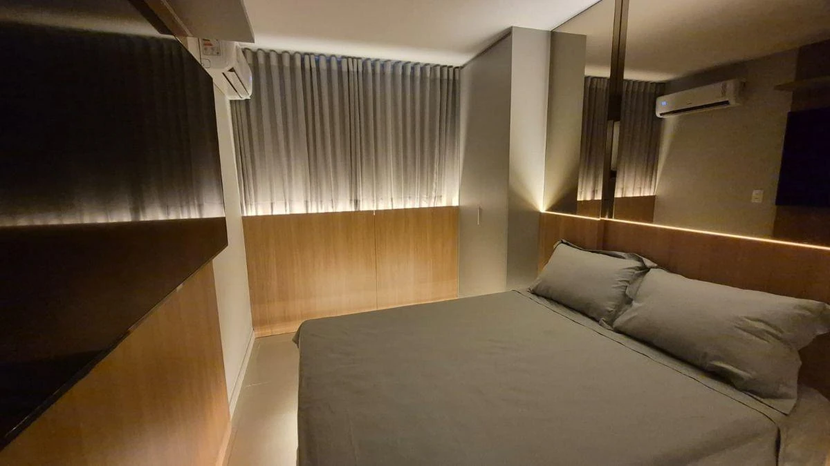 One-bedroom apartment in a building with a gym — photo 4