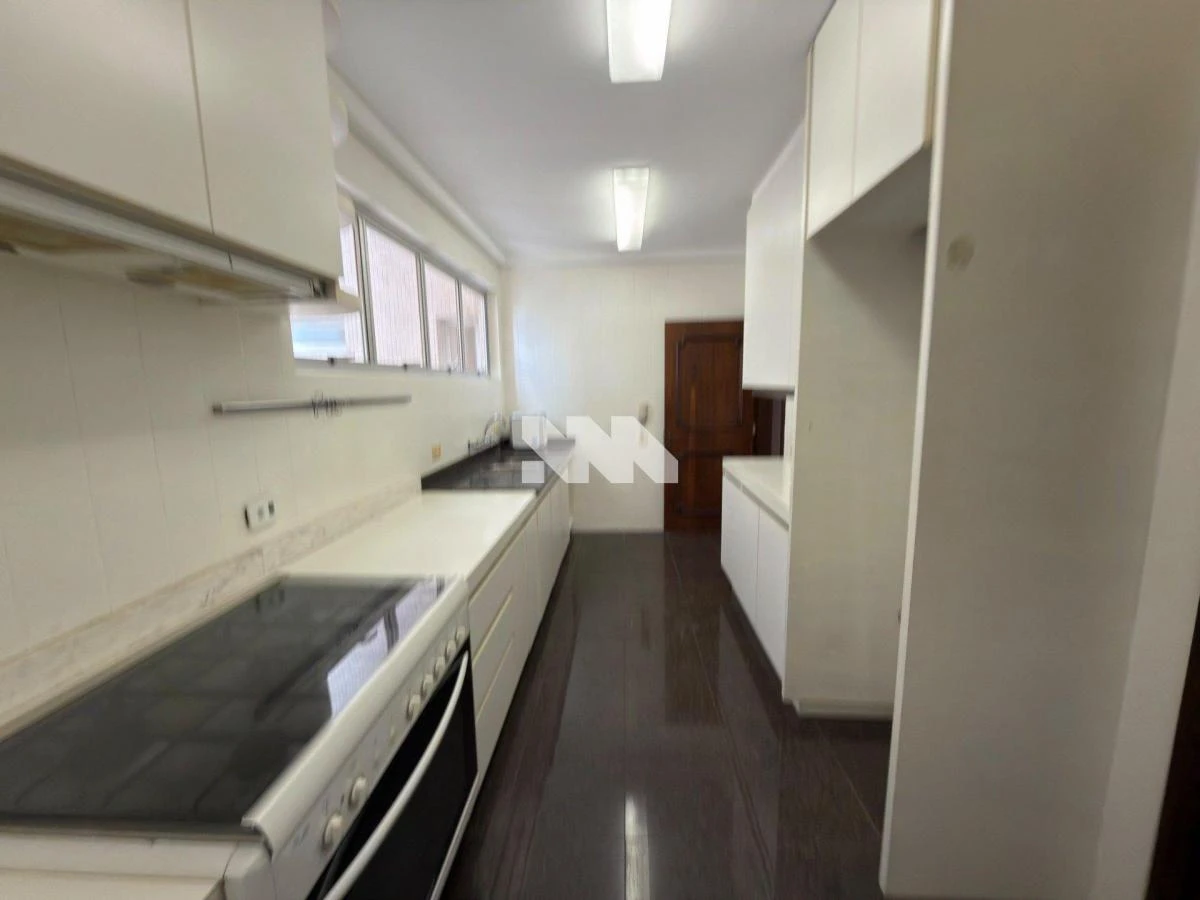 Rental apartment with a closed kitchen and gas stove — photo 43