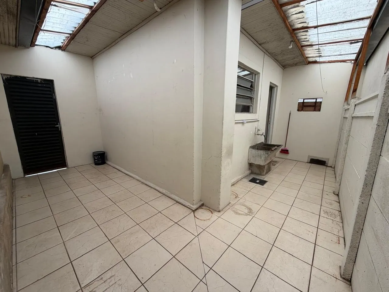 Wood or laminate floors in a 2-bedroom house, 82 m² — photo 11