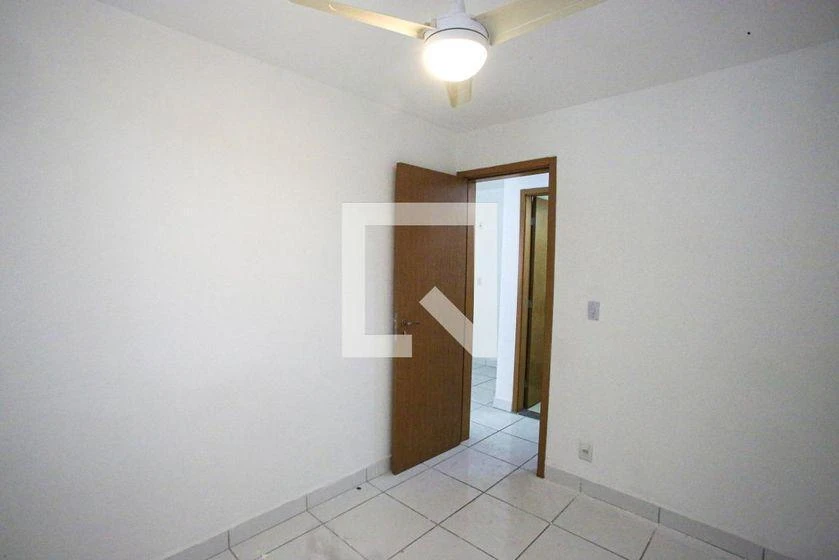 2-bedroom apartment in a building with a gym — photo 4
