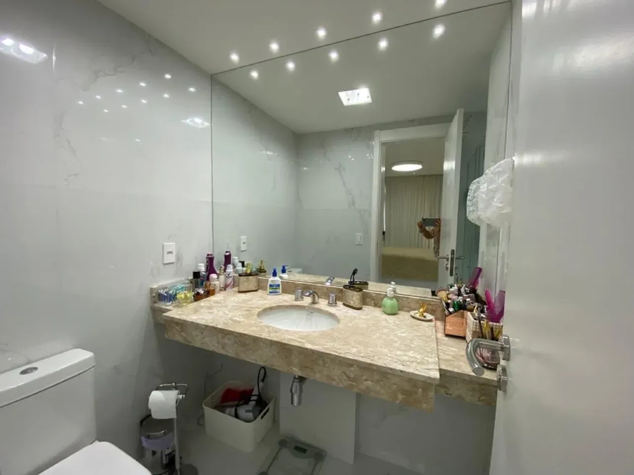 Furnished apartment, 150 m², with a glass-enclosed balcony — photo 17
